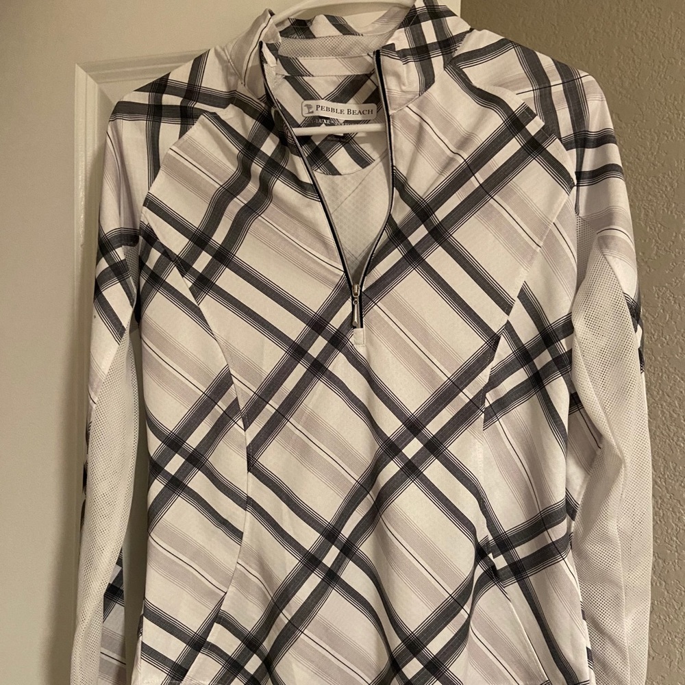 White pattern athletic jacket.Mesh inserts on side